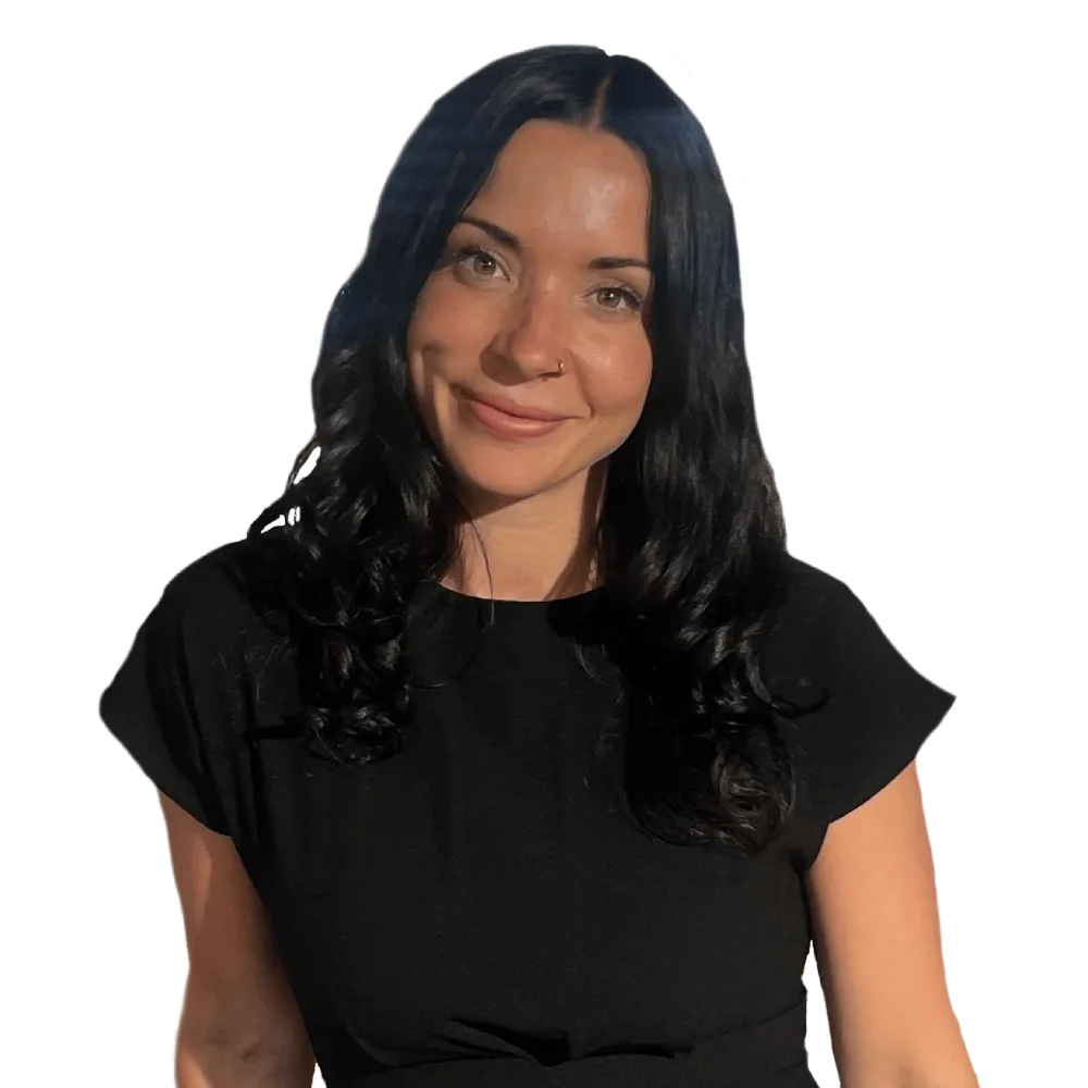 Headshot photo of Laura Grainger looking at the camera