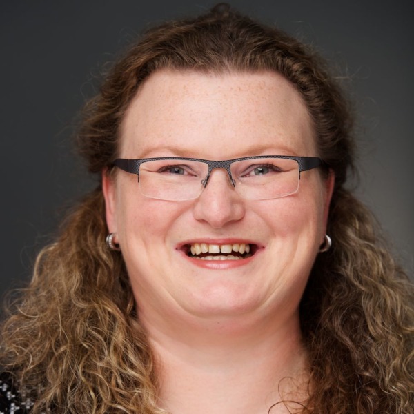 Headshot photo of Ute Neher looking at the camera