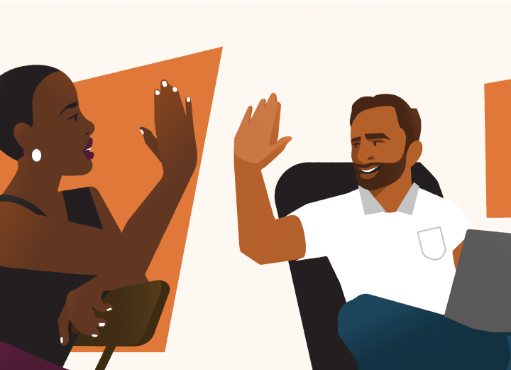 Ilustración de un hombre negro/latino y una mujer negra con ordenadores y chocando la mano