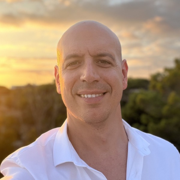 Headshot photo of Jacopo Parizzi looking at the camera